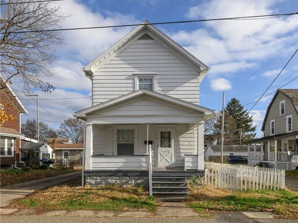 219 5th Dr NW, New Philadelphia, OH 44663