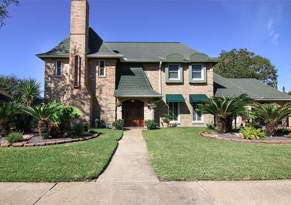 1st image of 2304 Fairway Cir