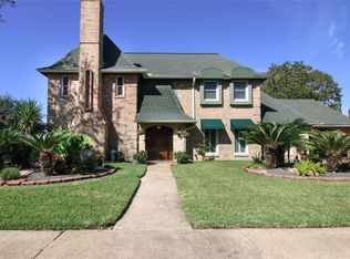 2304 Fairway Cir, Pearland, TX 77581