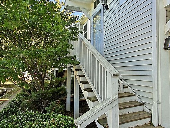 5th image of 2994 Yarling Ct