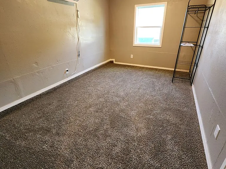 621 Lloyd Ave — Photo 11