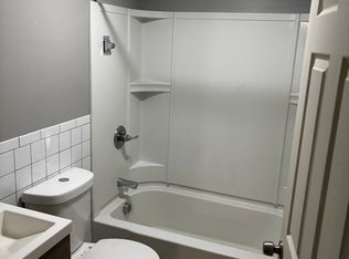 21 Mechanic St APT 3, Webster, MA 01570