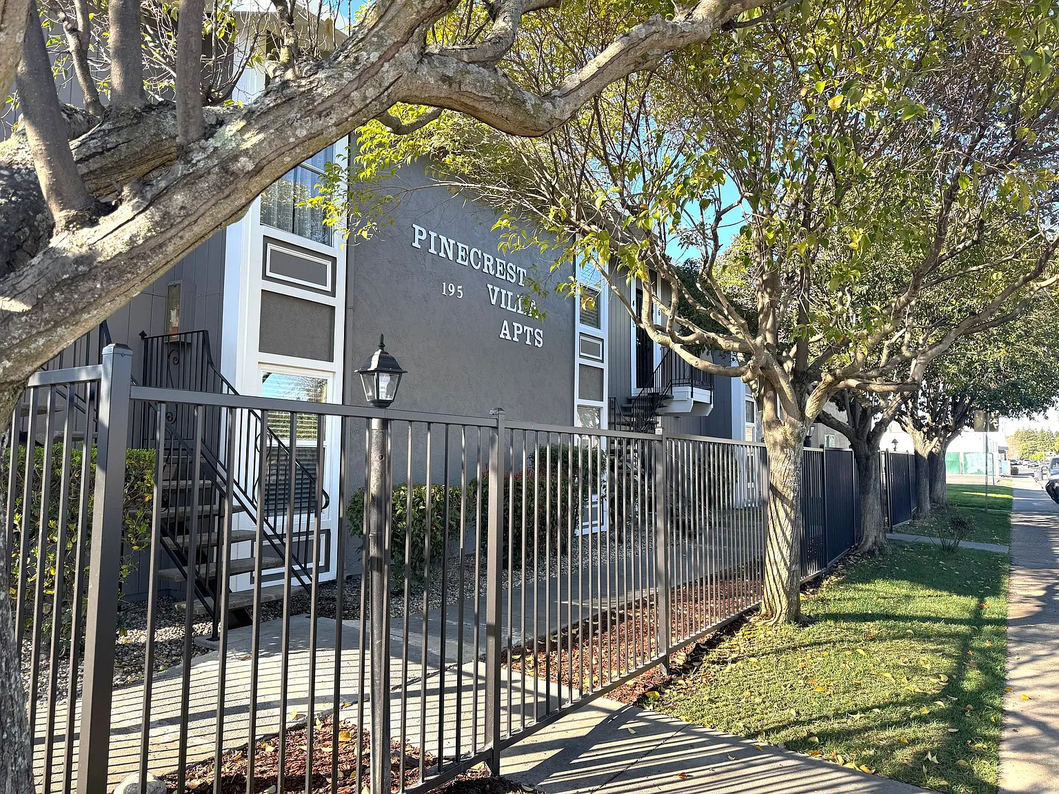 Pinecrest Villas — Photo 2
