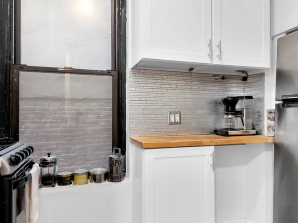 993 Amsterdam Avenue image 4 of 7