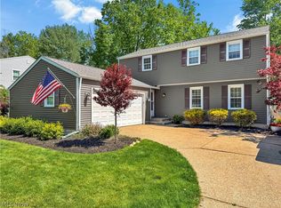 7850 Country Ct, Mentor, OH 44060