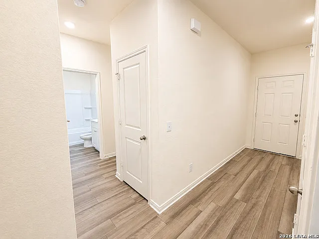 4 bed, 3.0 bath, 1918 sqft, $1,940 — Photo 2