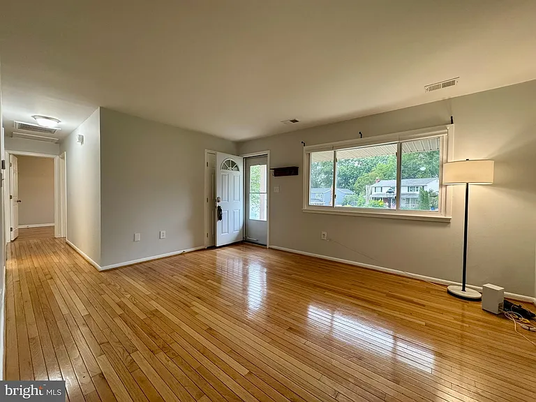 13203 Hampshire Ct — Photo 5