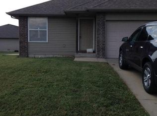 411 N Comanche #A, Clever, MO 65631