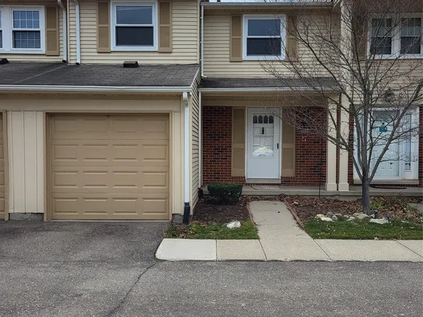 1504 Brentwood Dr #201, Troy, MI 48098