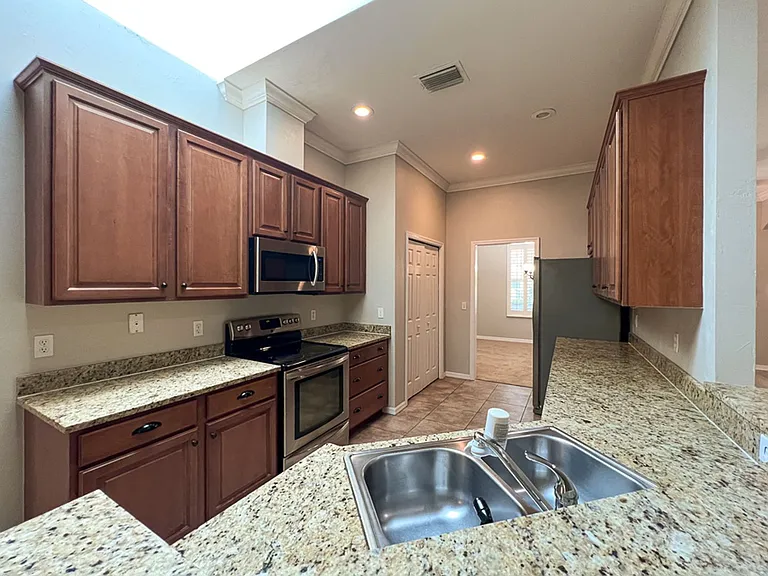7509 SW 86th Way — Photo 8