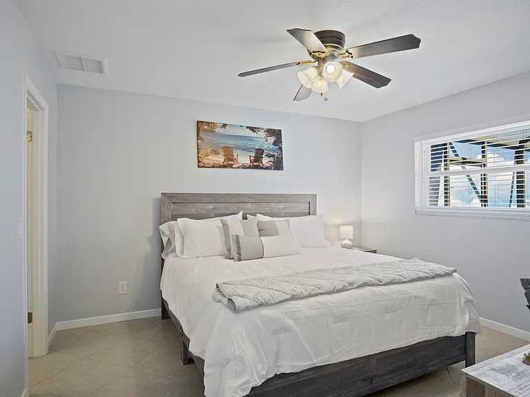 1360 SW Albatross Way — Photo 37