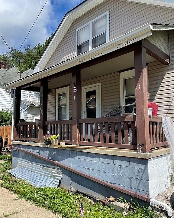 2nd image of 929 Lorain St