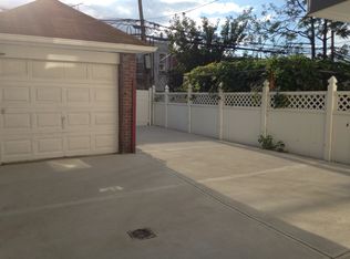 3122 84th St, Flushing, NY 11370