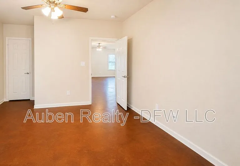 2310 S 3rd St #B — Photo 4