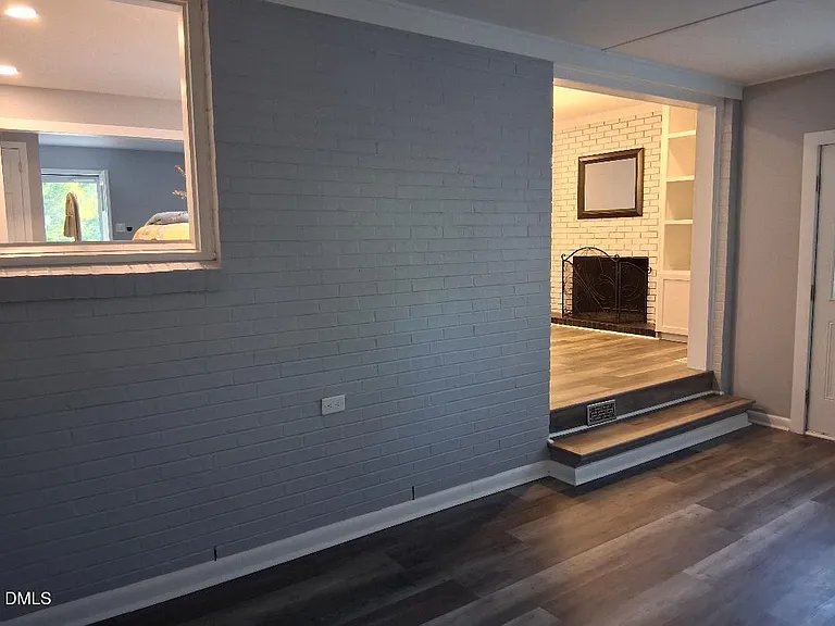 829 Greenwich St — Photo 7
