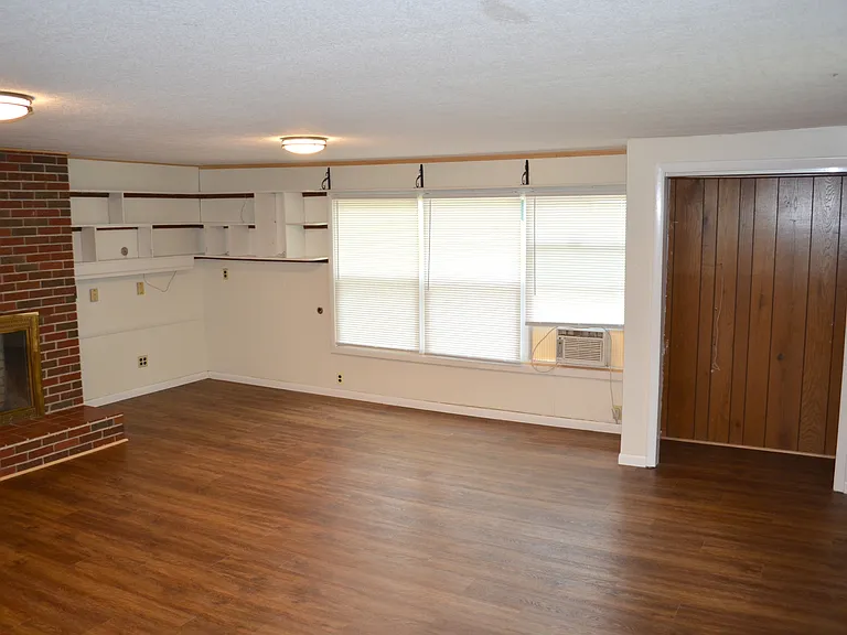 19 E Clearview Dr #A — Photo 4