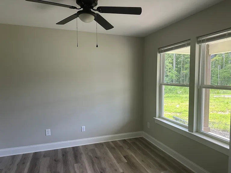 137 Woodstone Ln — Photo 5