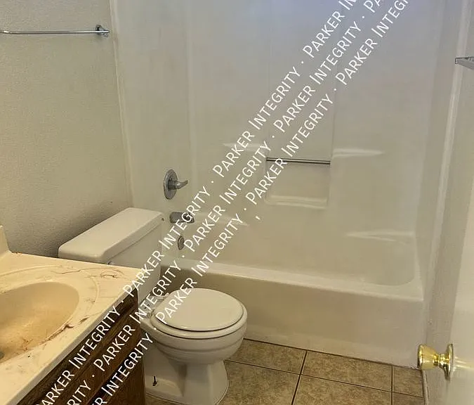 15555 Tokay St #C — Photo 8