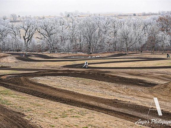 2nd image of 3240 Redbud Rd