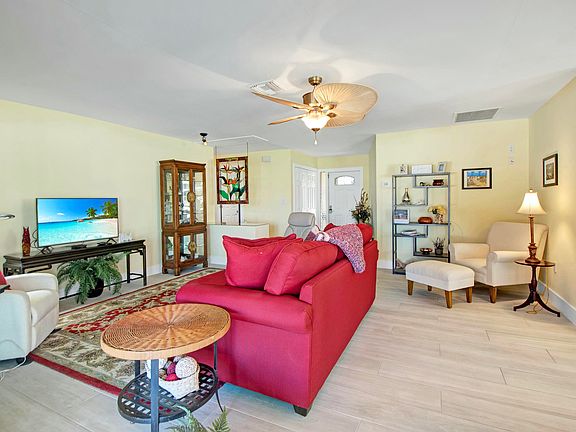 5th image of 105 Jamaica Dr