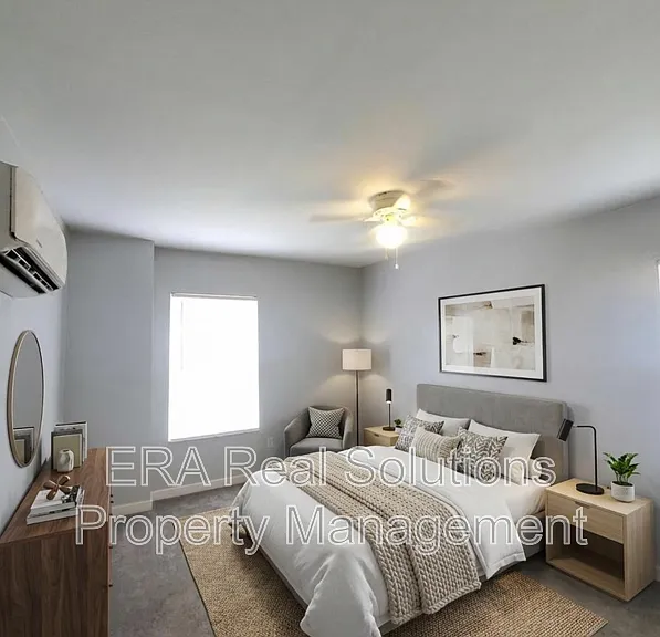 1092 Oakwood Ave — Photo 3