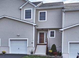 65 Pewter Cir, Chester, NY 10918