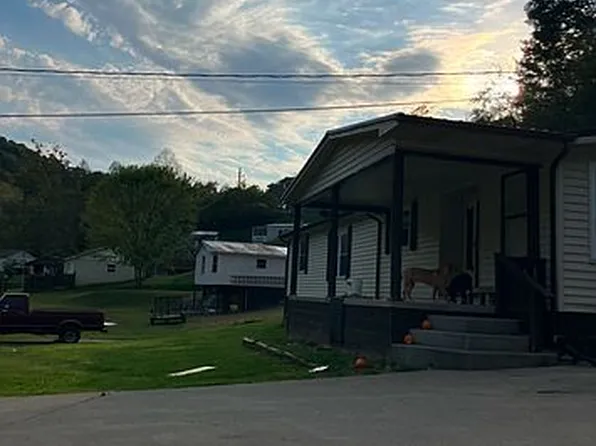 167 Honaker Rd, Richlands, VA 24641