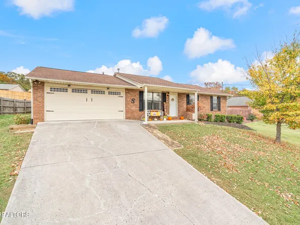 8106 Florence Gardens Rd, Knoxville, TN 37938