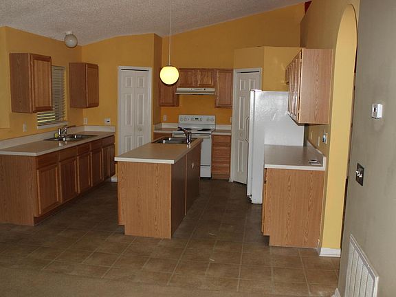 4th image of 4121 Misty Meadows Ct