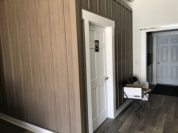 5th image of 3900 S 6th St Ste 7