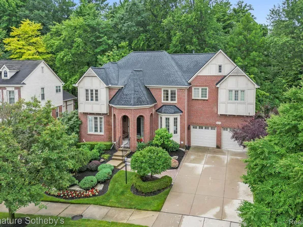 41475 Burroughs Ave, Novi, MI 48377