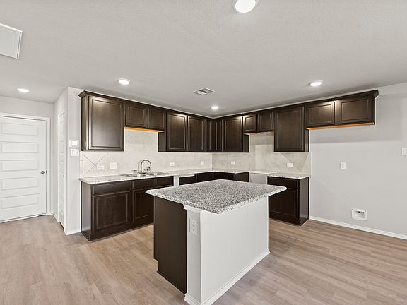 5th image of 4551 Pinehurst Trace Dr