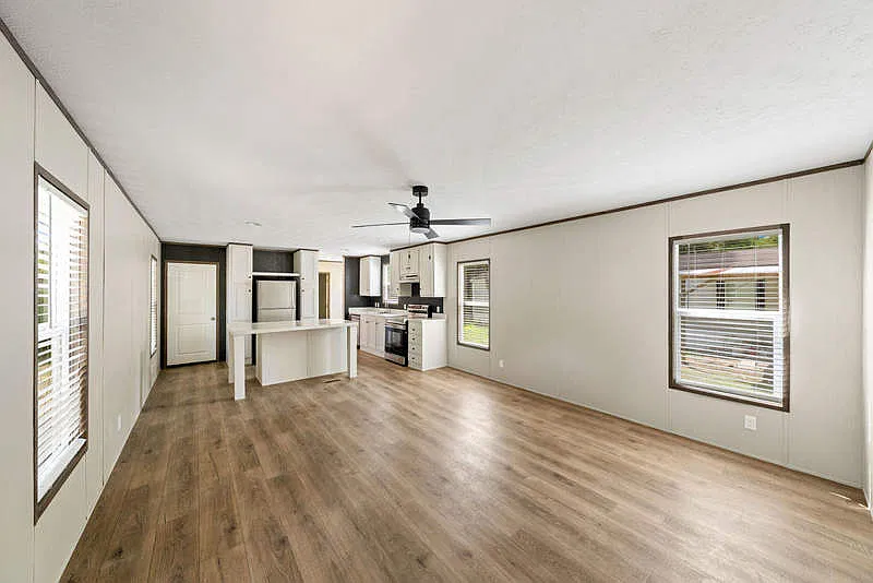 3 bed, 2.0 bath, 1216 sqft, $1,499 — Photo 2