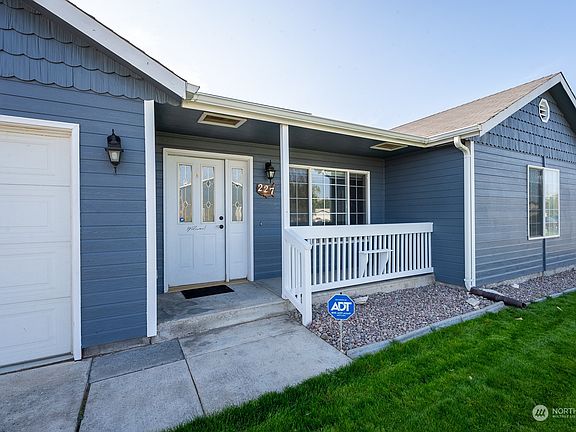 4th image of 227 E Belair Drive