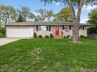 3019 27th St SW, Grandville, MI 49418