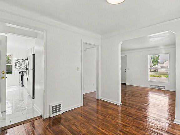 5th image of 20291 Bradford St