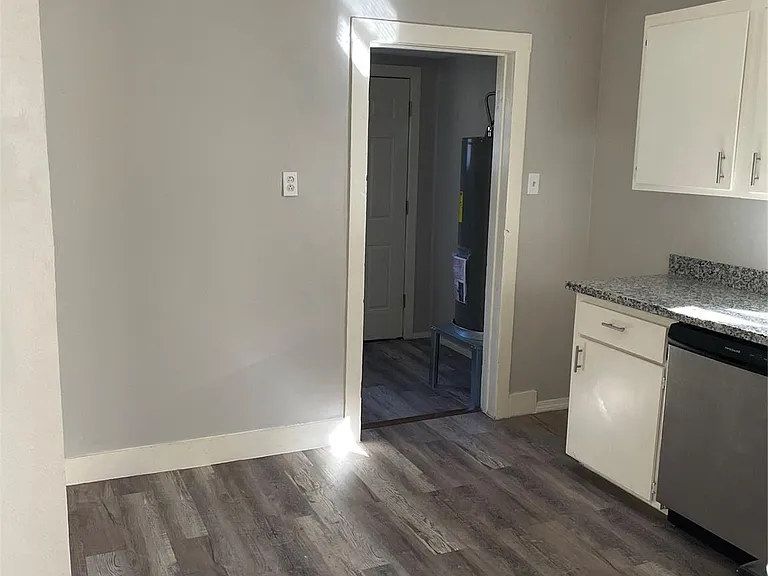 705 Cincinnati St — Photo 9