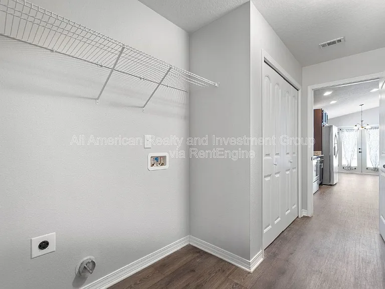 2432 Frontera St — Photo 25