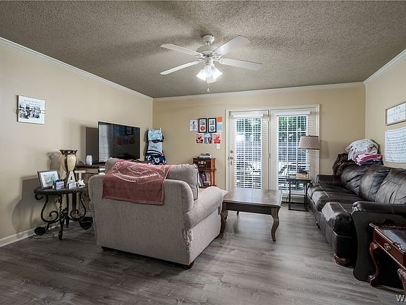 4th image of 120 15th St E APT 801