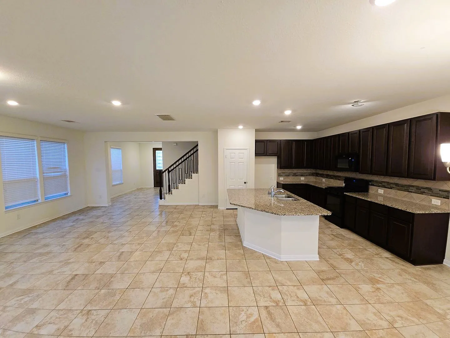 16626 Cliff Vale Ct **Ask About Our No Security Deposit Option — Photo 4