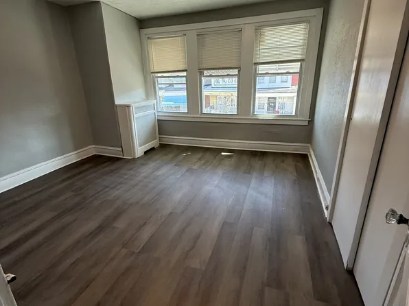 5623 Ridgewood St, Philadelphia, PA 19143