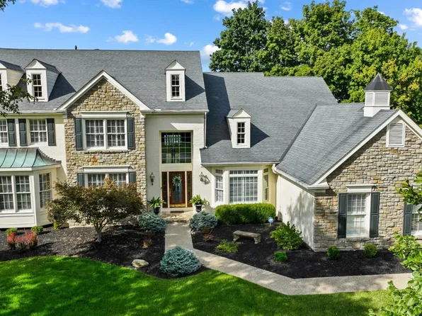 7400 Pinehurst Dr, Cincinnati, OH 45244