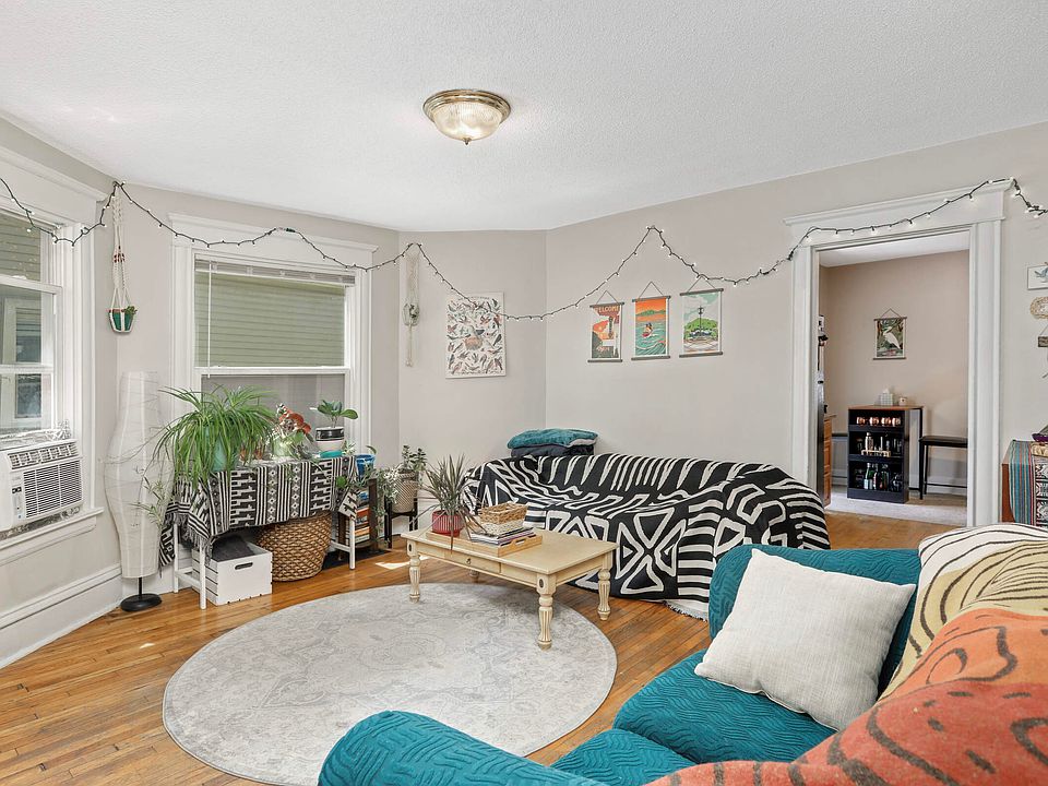 1st image of 750 Buchanan St NE #1