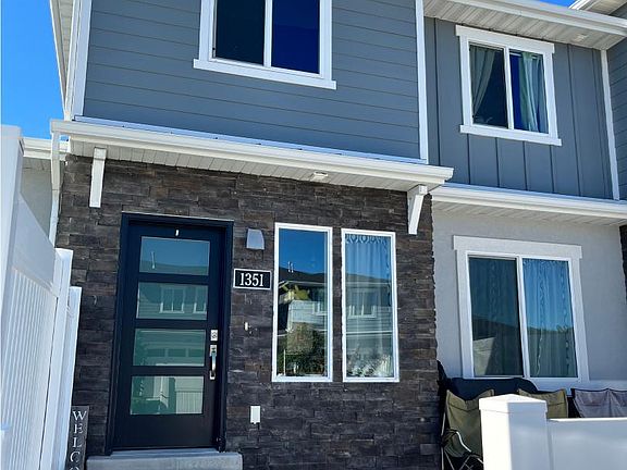 2nd image of 1351 W Bridal Veil Dr