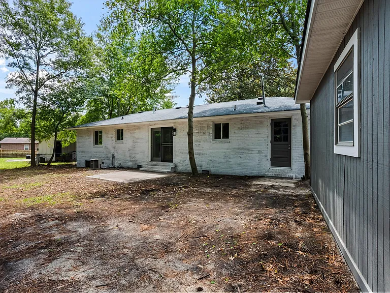 1728 Sandalwood Dr — Photo 31