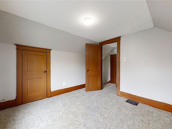 5th image of 129 Esser Ave