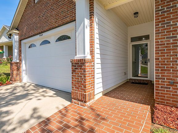 2nd image of 5564 Hampton Hill Cir