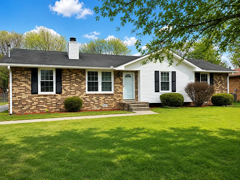 151 Creekwood Ln — Photo 1