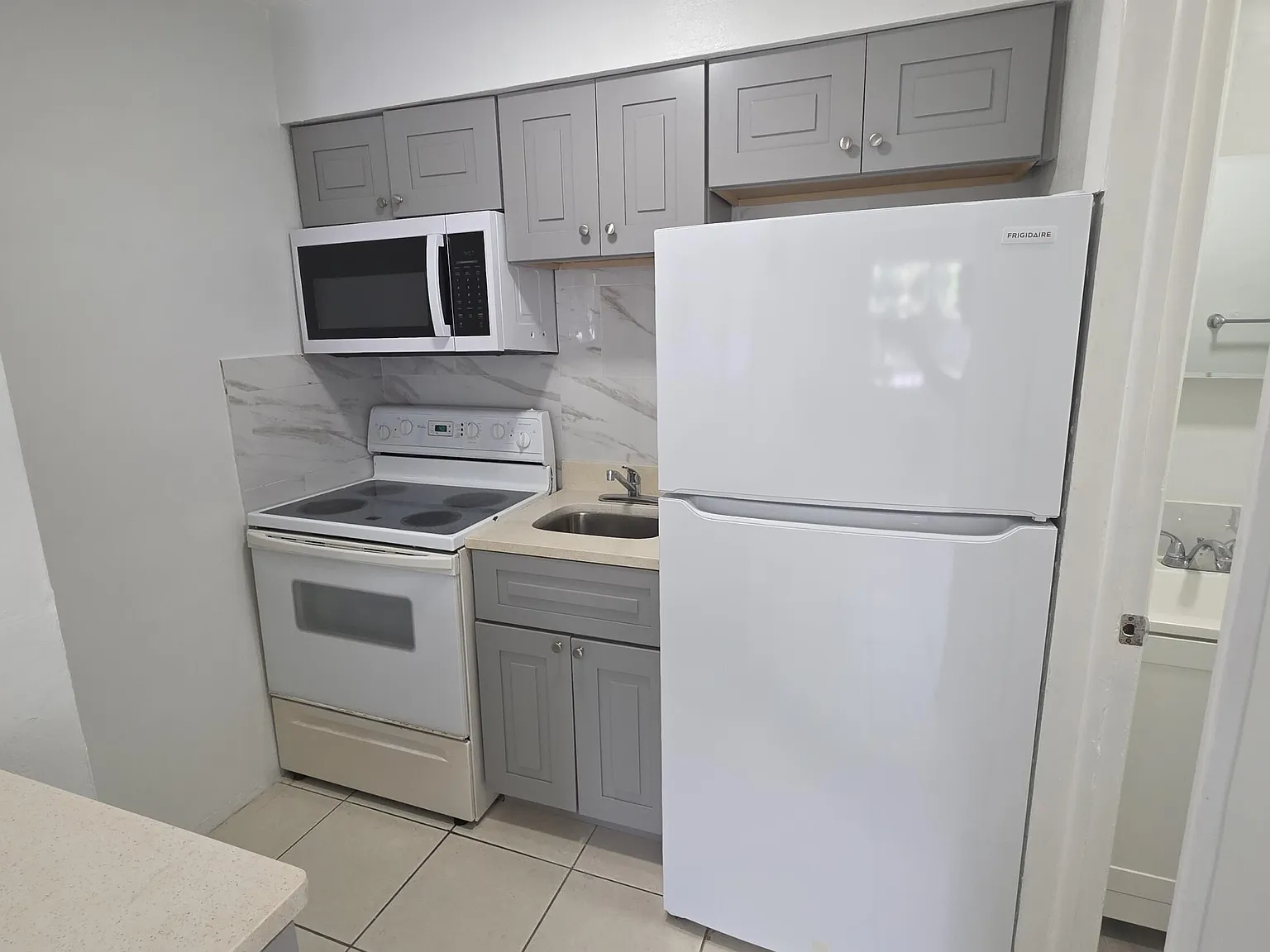 Studio, 1.0 bath, 600 sqft, $1,360 — Photo 4