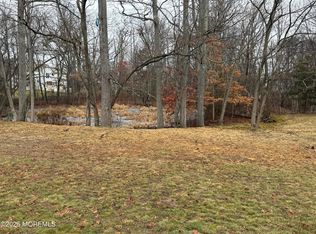 147 Colonial Dr, Lakewood, NJ 08701